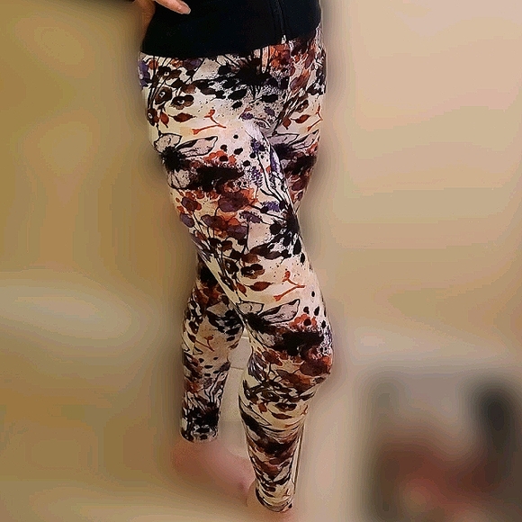 🦇2/$15-Unique Vero Moda leggings - Picture 1 of 8